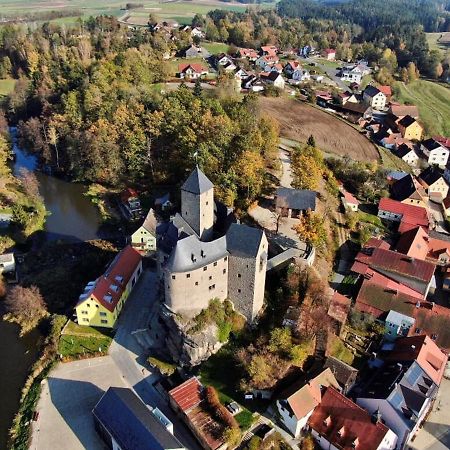 Ferienwohnung Und Sommerhaus Unter Der Burg Falkenberg  Exterior photo