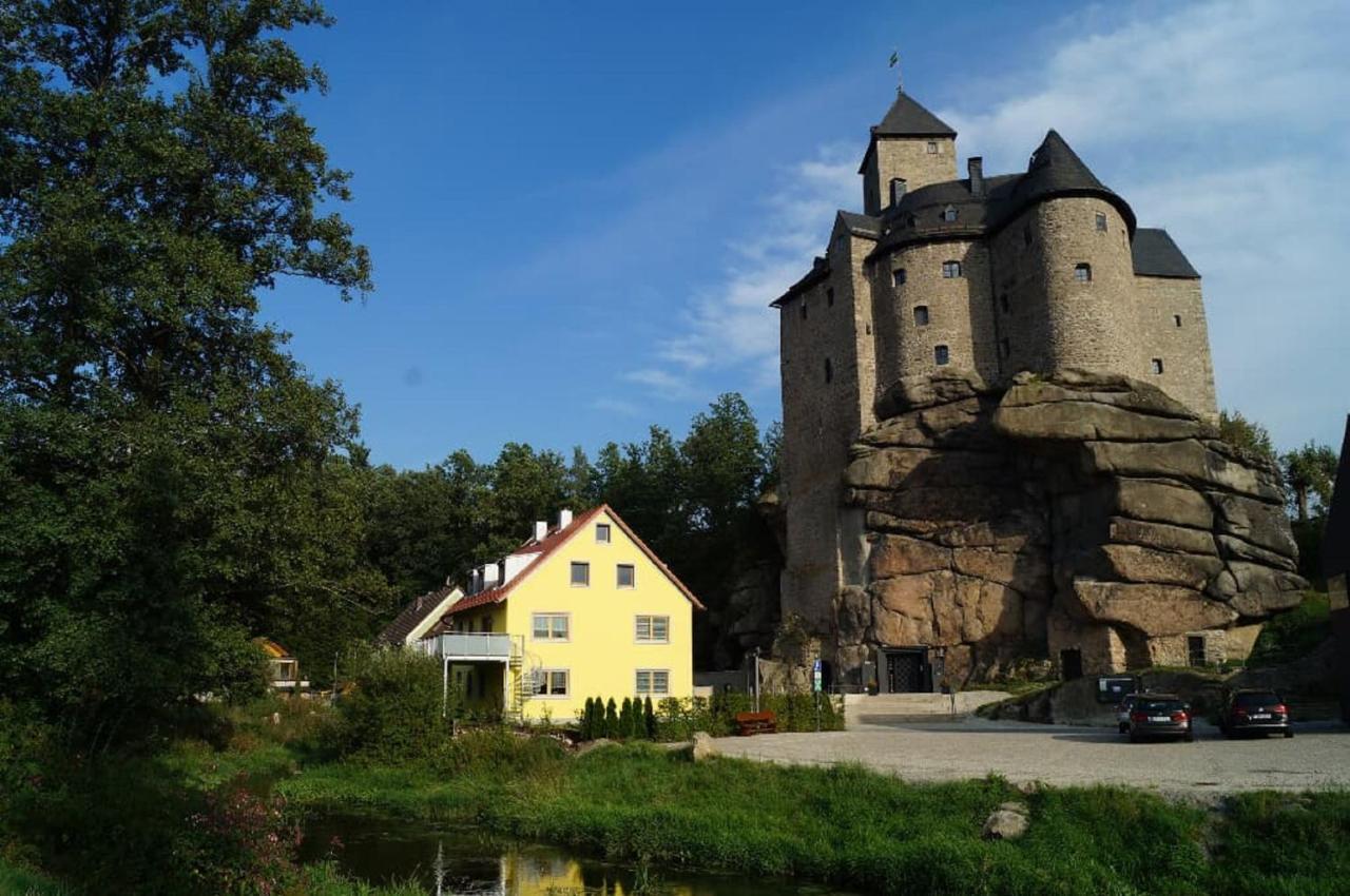 Ferienwohnung Und Sommerhaus Unter Der Burg Falkenberg  Exterior photo